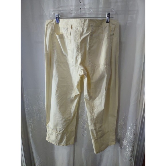 Joie Capri Pants Size 31 Faint Yellow Bottom Zip On Sides - Picture 3 of 9